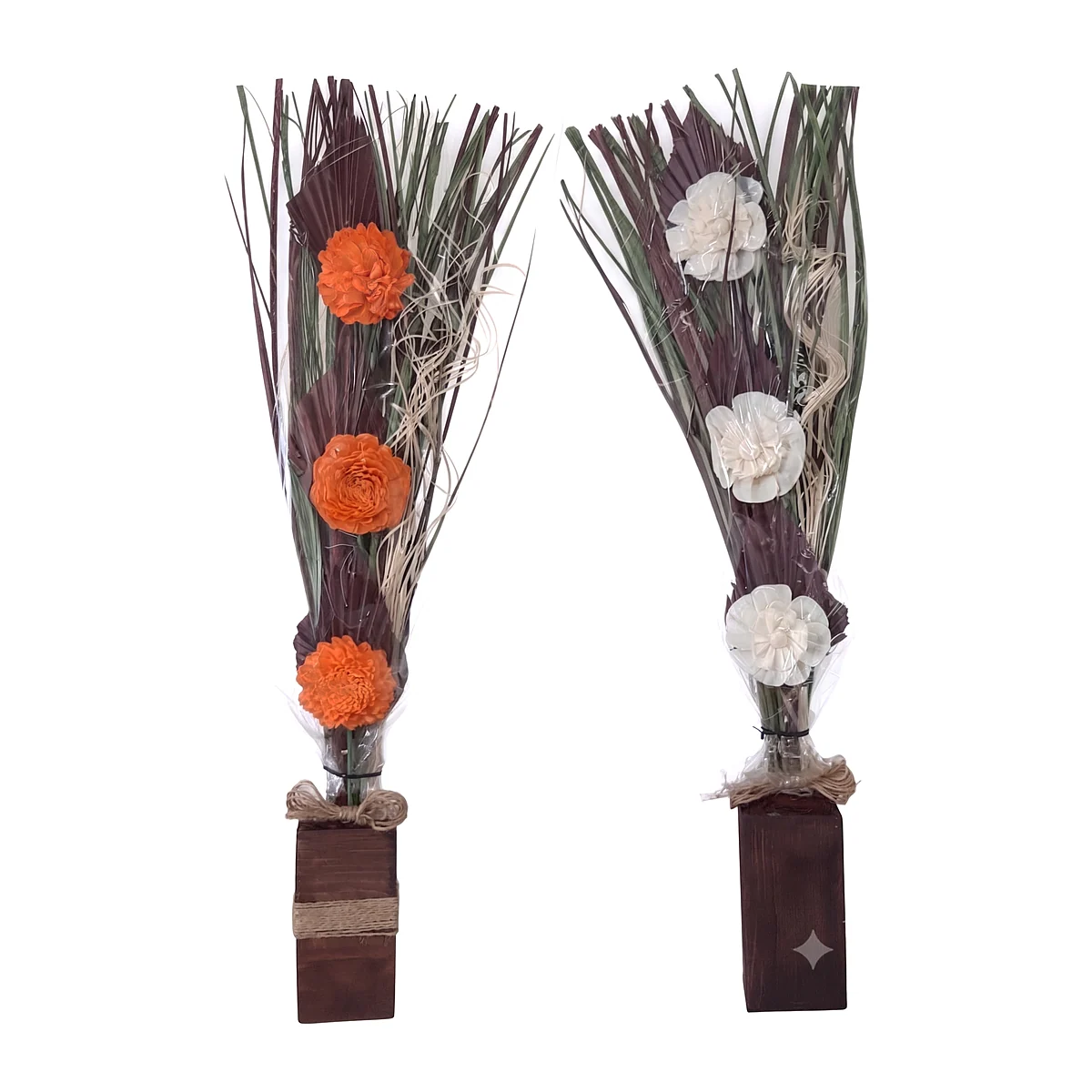 Arrangement AR54: tall, slender arrangement of dyed palm strips