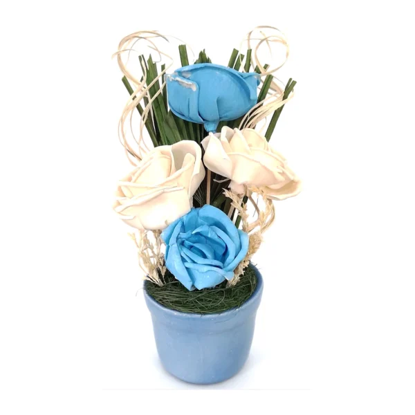 Arrangement AR58: small tabletop arrangement of blue-dyed and cream sola roses