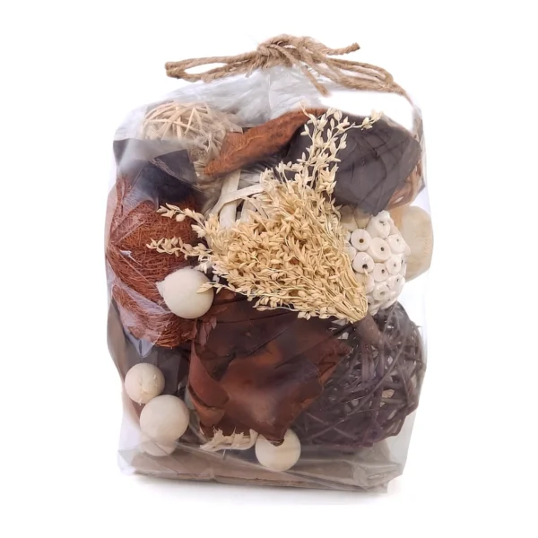 Arrangement AR65: natural-toned potpourri bag with a rust coir ball, cream wooden-look balls, a bleached grass spray