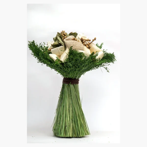 Table Bouquet – Natural Ivory AR77: a self-standing table bouquet in ivory, cream and tan: ivory sola flowers