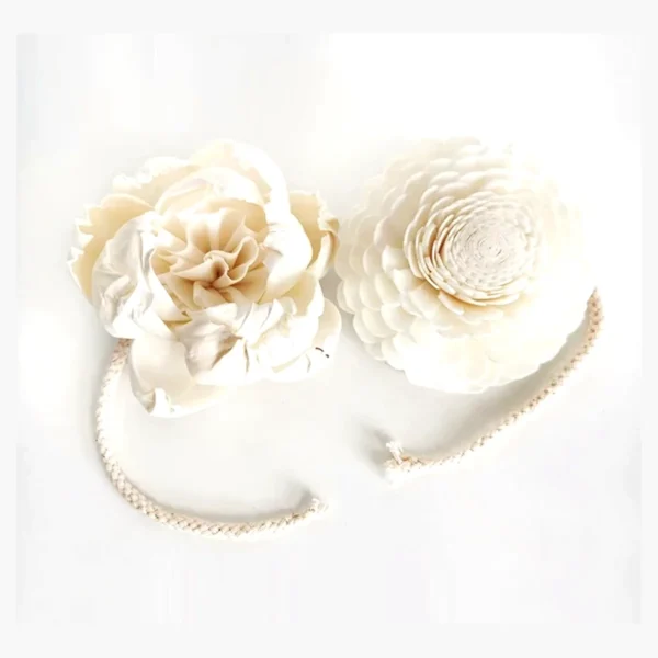 Sola Diffuser Flower with Cotton Wick SO94: a handmade ivory sola diffuser flower fitted with a braided cotton wick