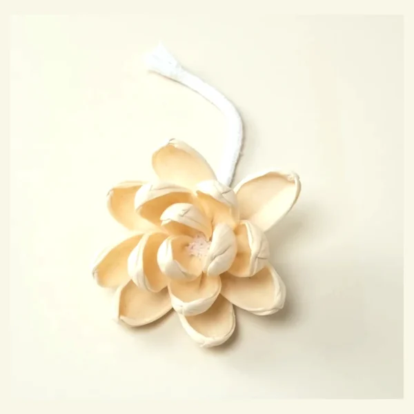 Sola Lotus Diffuser Flower with Wick SO95: a handmade cream sola lotus diffuser flower